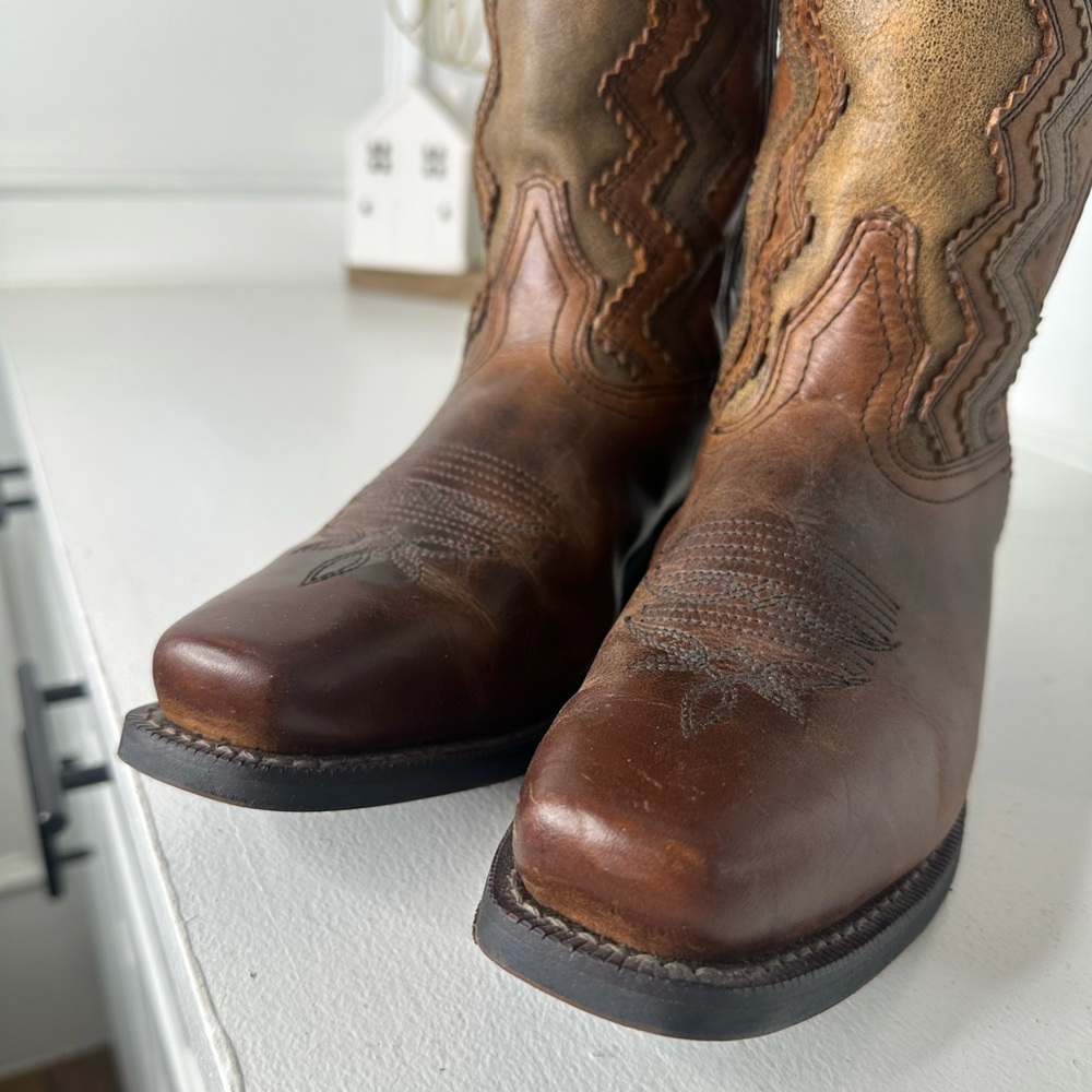 **SOLD**Laredo Women’s 7.5M Western Cowboy Boots Distressed Brown Zig-Zag - Picture 4 of 9
